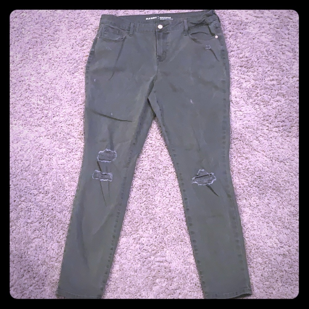 Old Navy Rockstar Distressed Jeans 👖